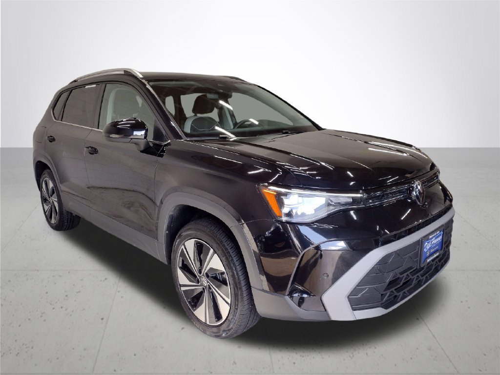 Used 2025 Volkswagen Taos SE AWD/4WD image 5
