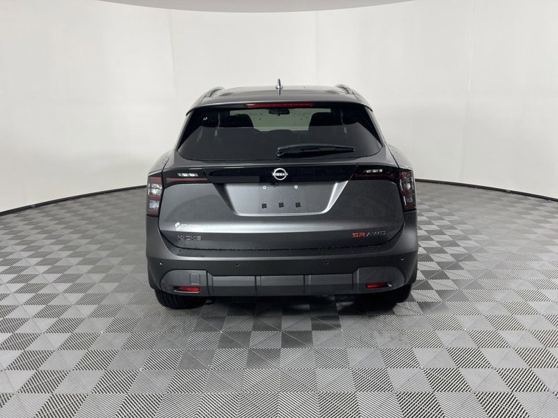 New 2026 Nissan Kicks SR w/ Cold Weather Package image 5