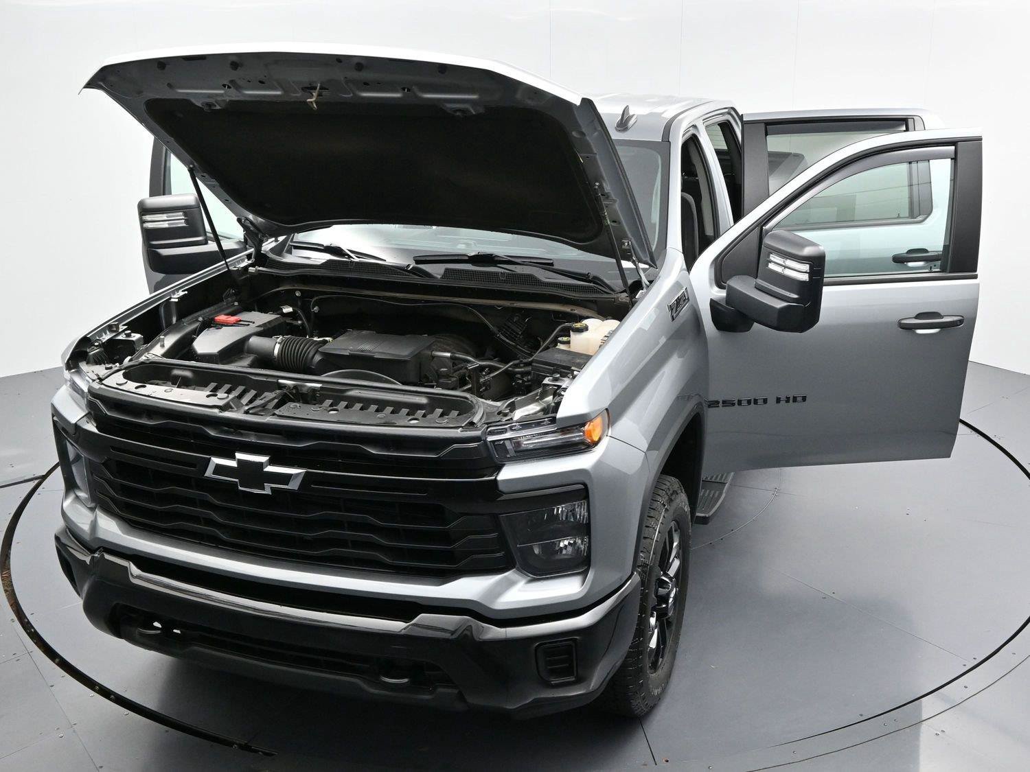 Used 2025 Chevrolet Silverado 2500 Custom w/ Custom Convenience Package AWD/4WD image 40