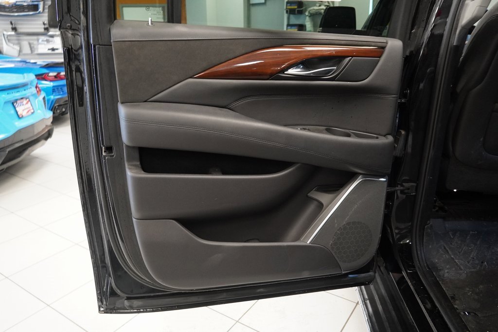 Used 2020 Cadillac Escalade ESV Luxury image 26