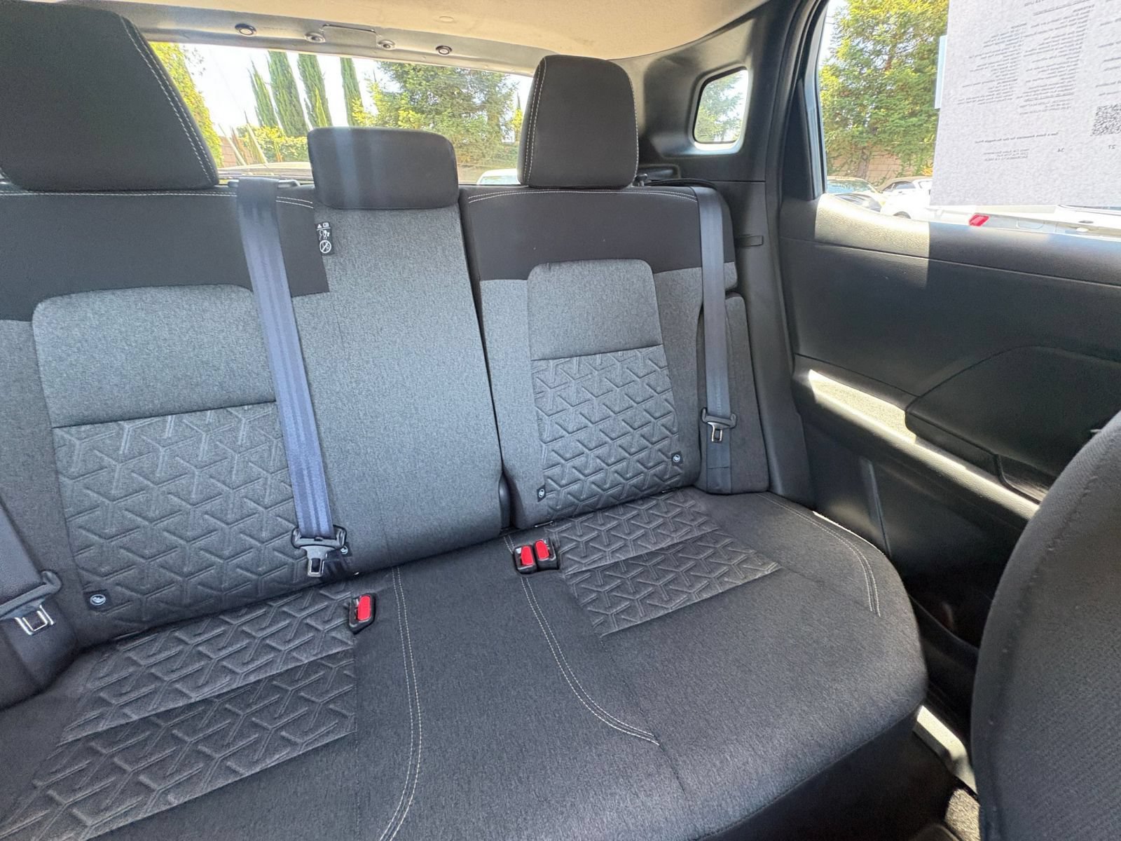 Used 2025 Nissan Kicks SV AWD/4WD image 35