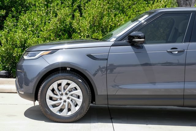 New 2026 Land Rover Discovery S AWD/4WD image 16