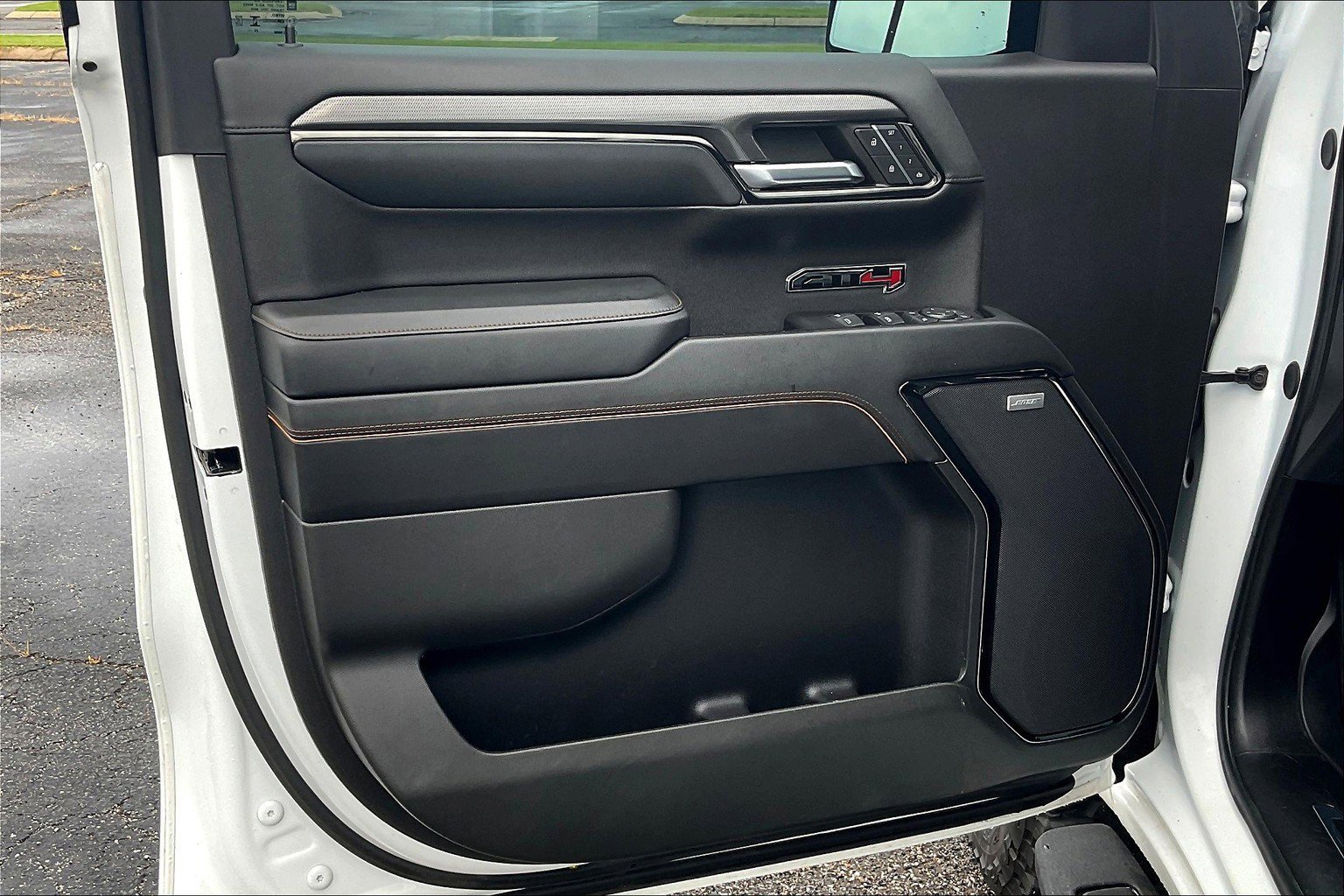 Used 2024 GMC Sierra 1500 AT4 w/ Technology Package image 18