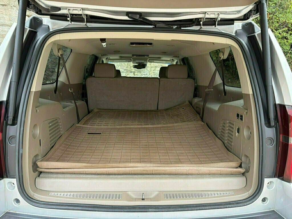 Used 2018 Chevrolet Suburban LT AWD/4WD image 35