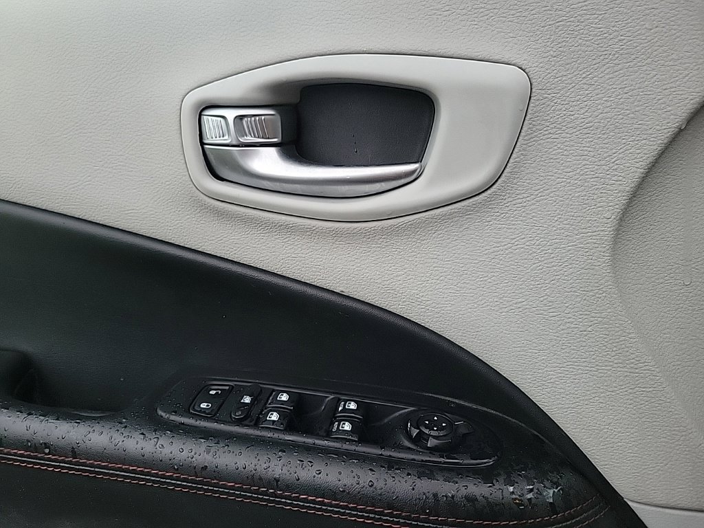 Used 2019 Jeep Compass Limited AWD/4WD image 14