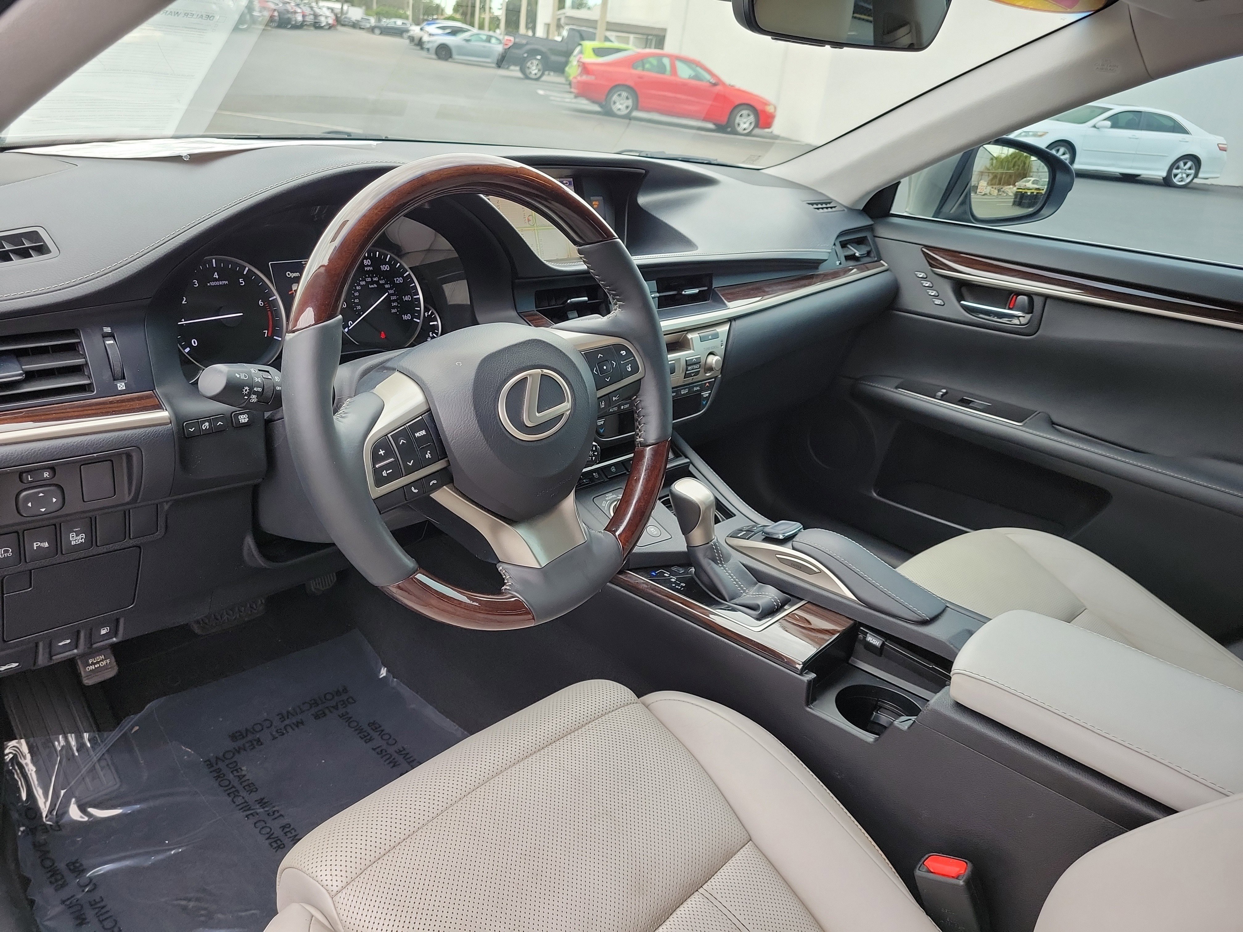 Used 2016 Lexus ES 350 w/ Ultra Luxury Package image 22