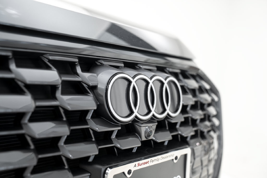 Certified 2025 Audi Q5 Prestige AWD/4WD image 38