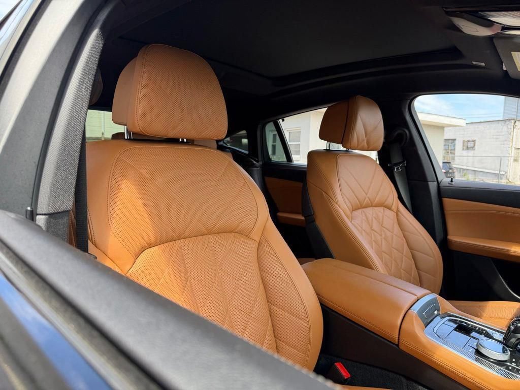 Used 2023 BMW X6 M50i w/ Executive Package AWD/4WD image 10