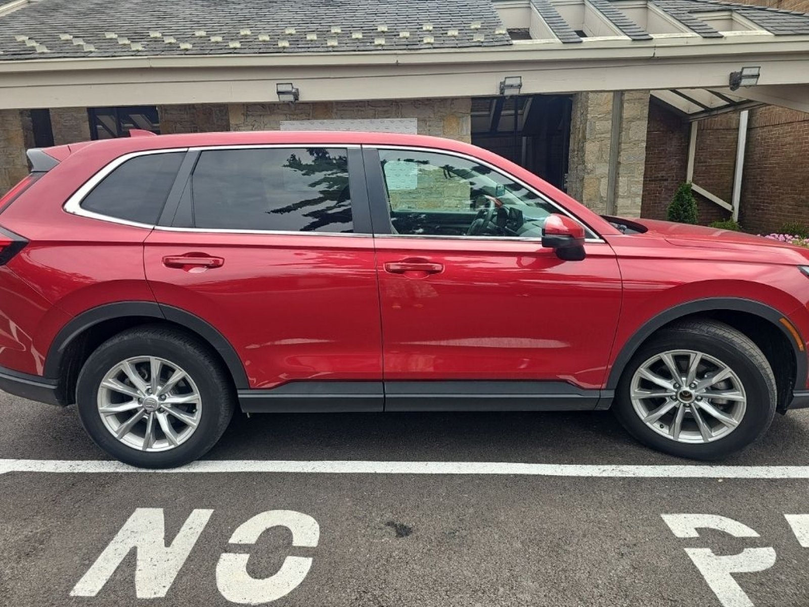 Used 2024 Honda CR-V EX image 4