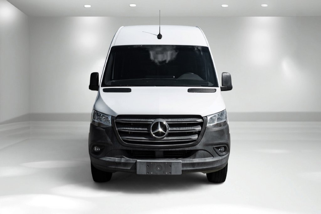 Used 2019 Mercedes-Benz Sprinter 170 w/ Driver Convenience Package image 4