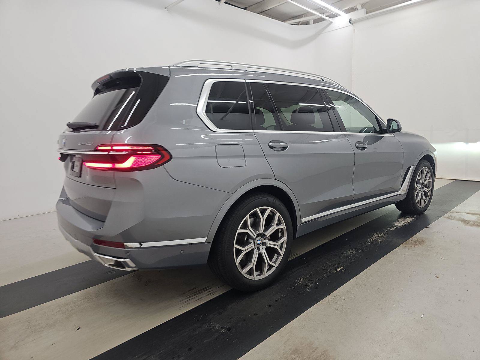 Certified 2026 BMW X7 xDrive40i AWD/4WD image 4