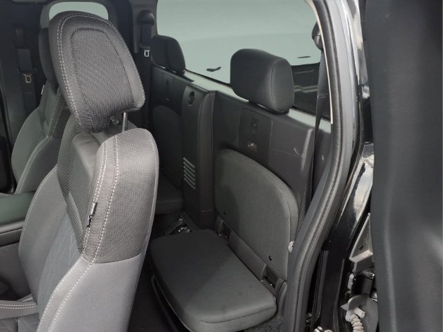 Certified 2025 Nissan Frontier SV AWD/4WD image 30