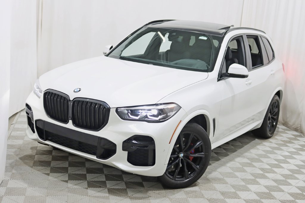 Used 2023 BMW X5 xDrive40i w/ M Sport Package AWD/4WD image 4