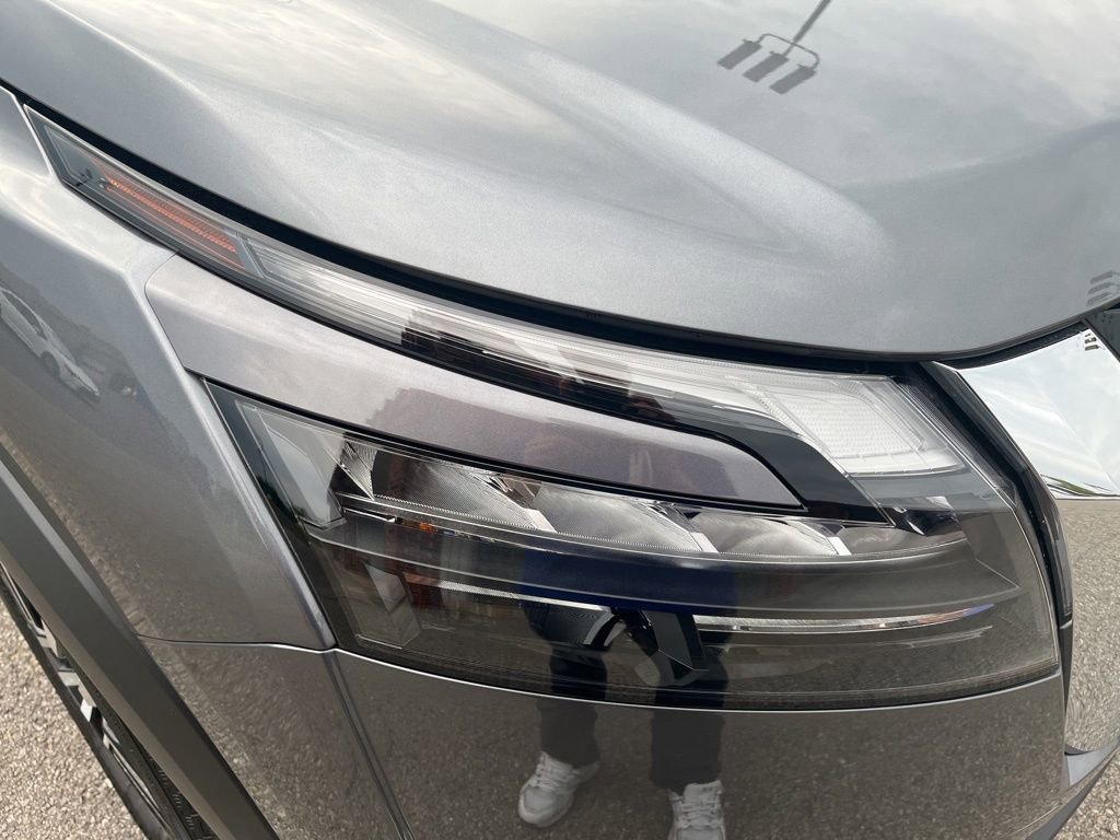 Used 2025 Nissan Pathfinder Platinum w/ Cargo Package image 31