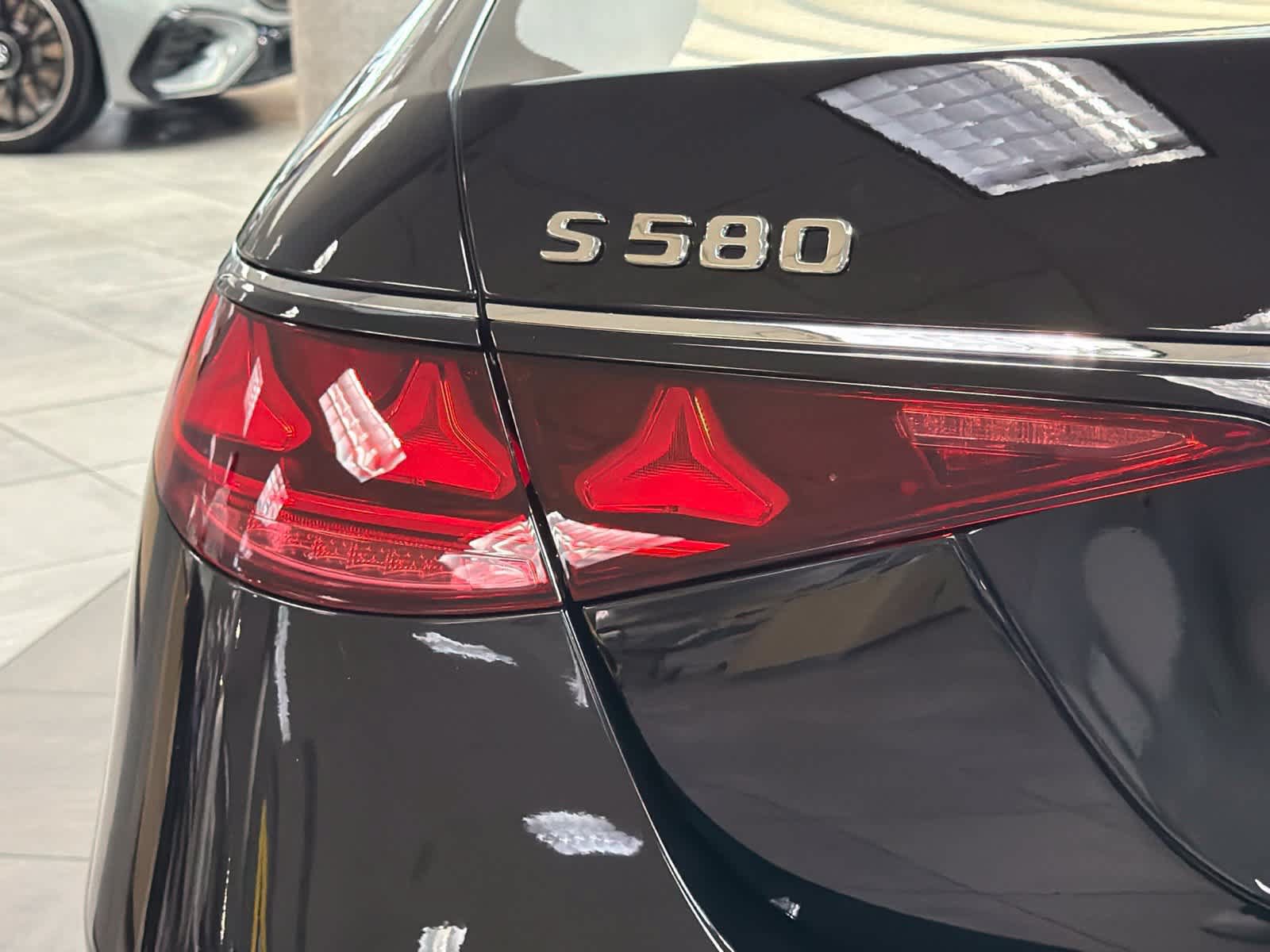 New 2027 Mercedes-Benz S 580 4MATIC Sedan image 7
