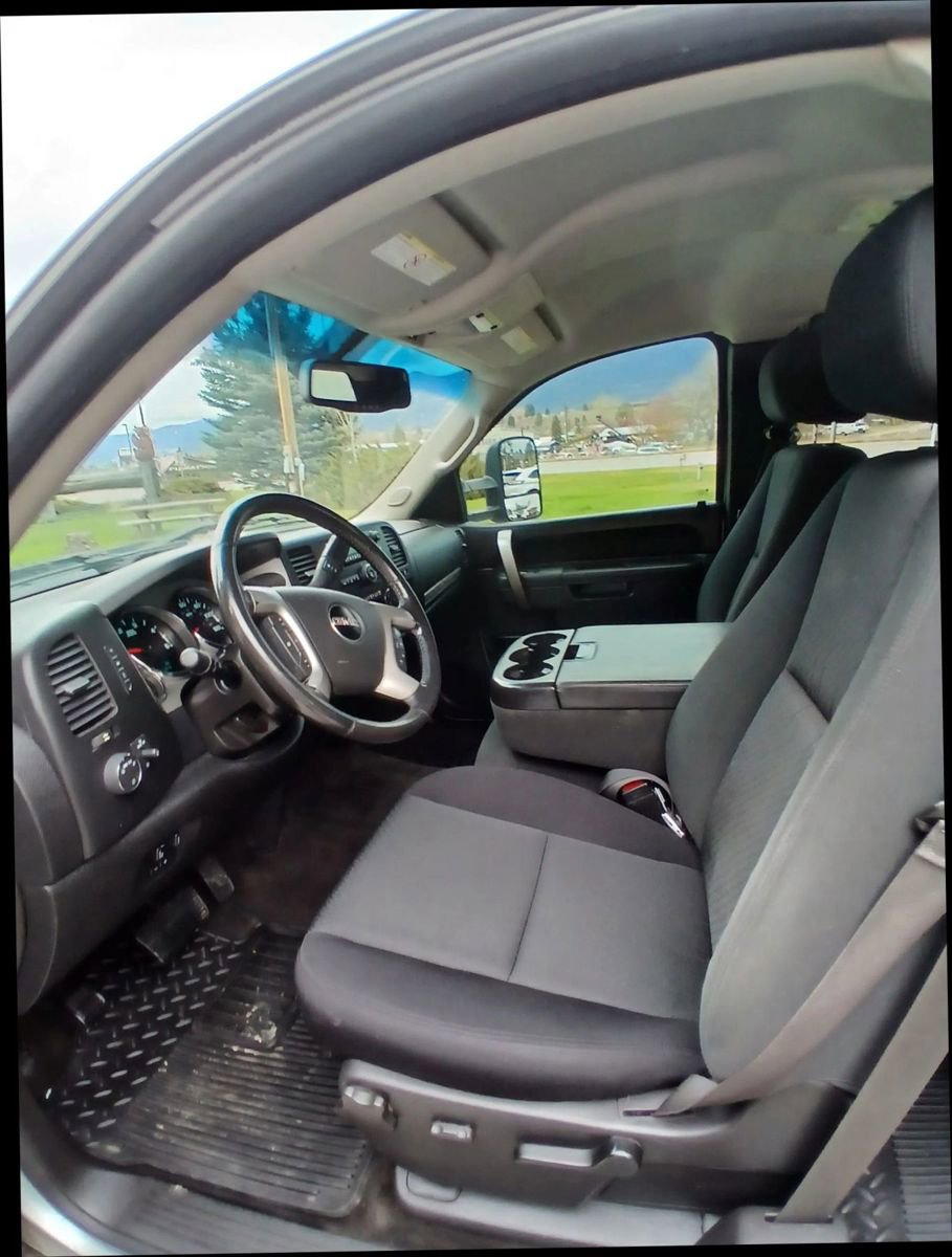 Used 2013 GMC Sierra 2500 SLE w/ SLE Preferred Package image 8