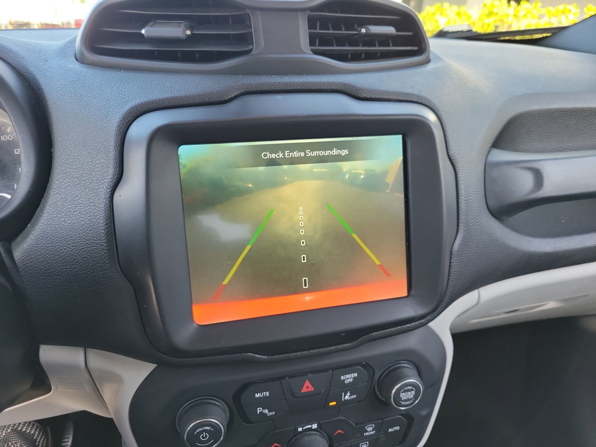 Used 2018 Jeep Renegade Limited w/ UConnect 8.4 Nav Group FWD image 25