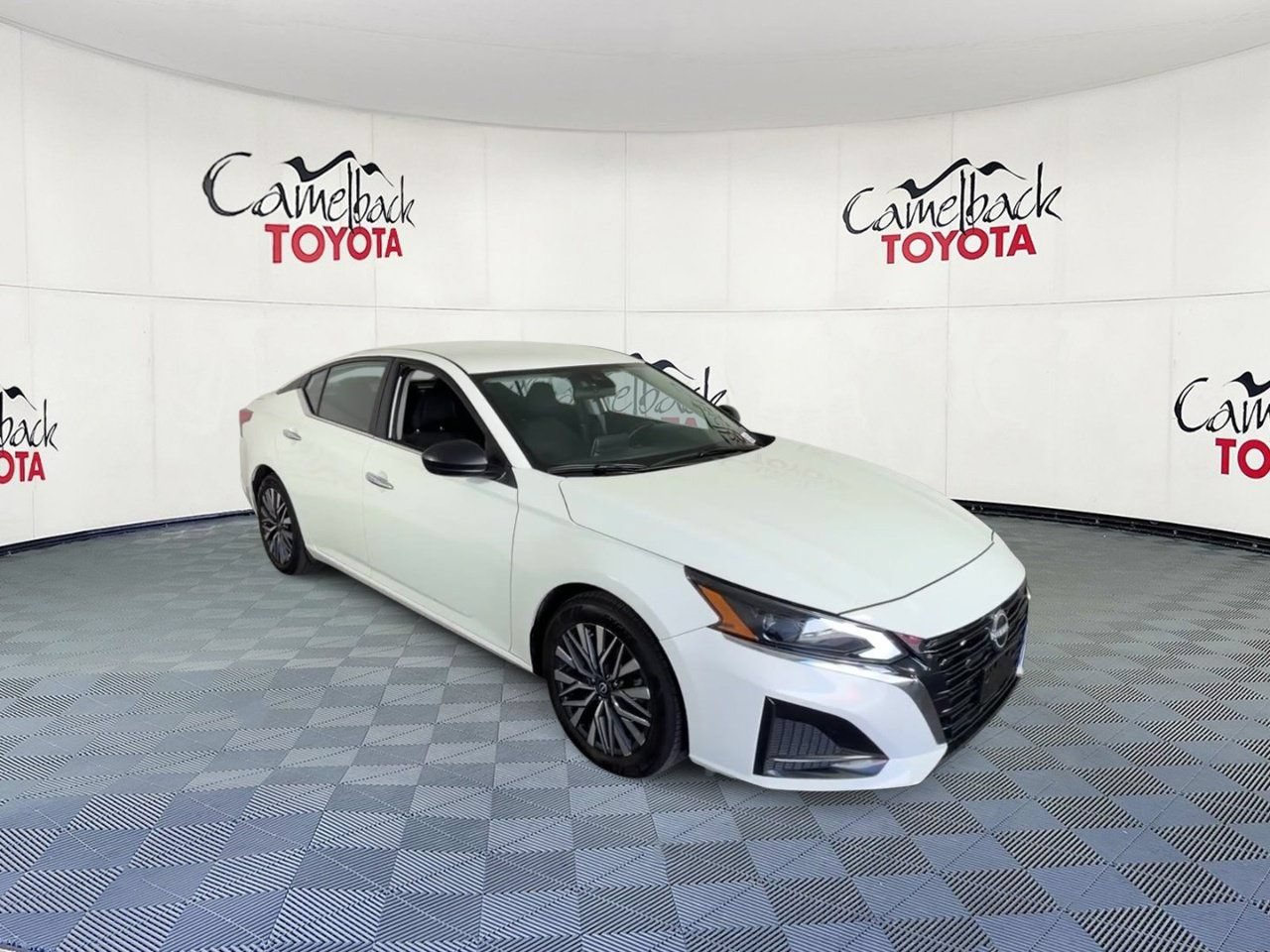 Used 2025 Nissan Altima 2.5 SV FWD image 5