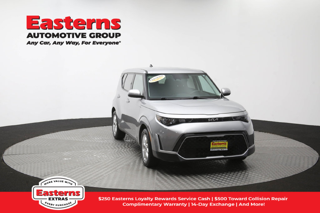 Used 2023 Kia Soul LX w/ LX Technology Package FWD image 52