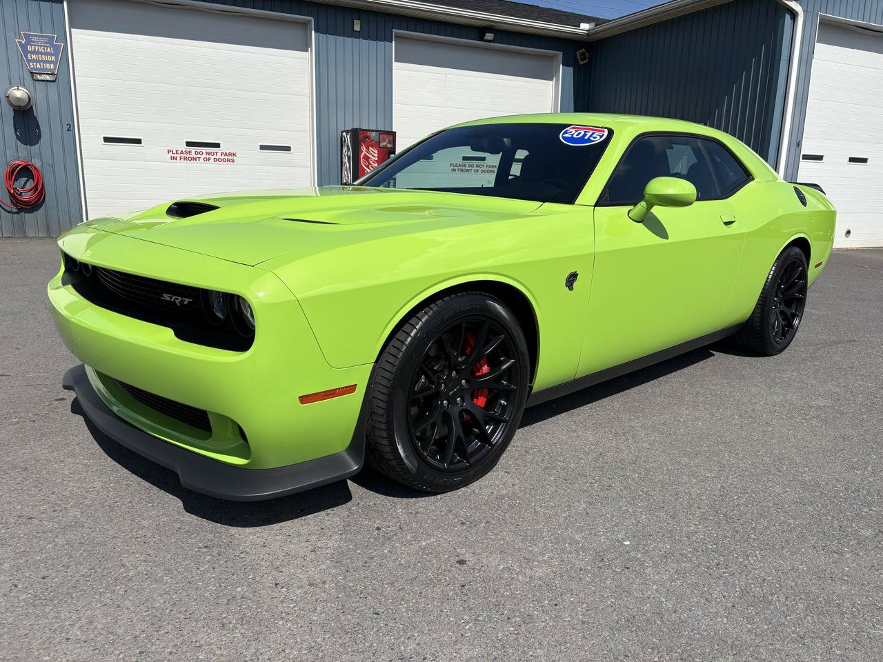 Used 2015 Dodge Challenger SRT Hellcat RWD image 1