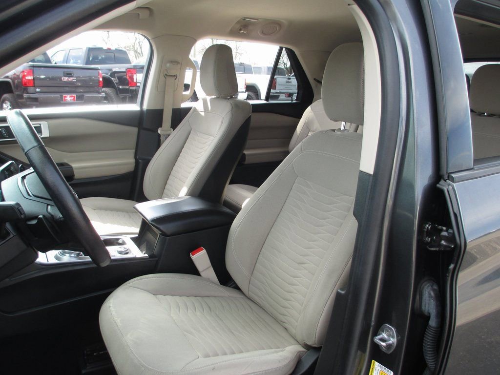 Used 2020 Ford Explorer XLT w/ Comfort Package image 15