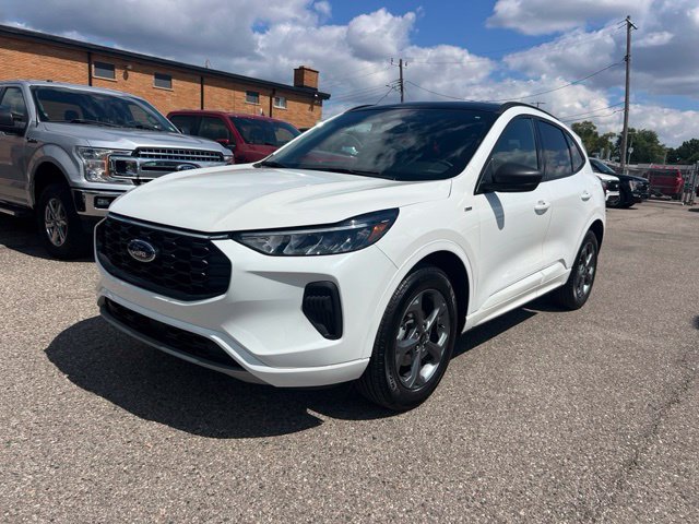 Certified 2024 Ford Escape ST-Line w/ Tech Pack #1 AWD/4WD image 28