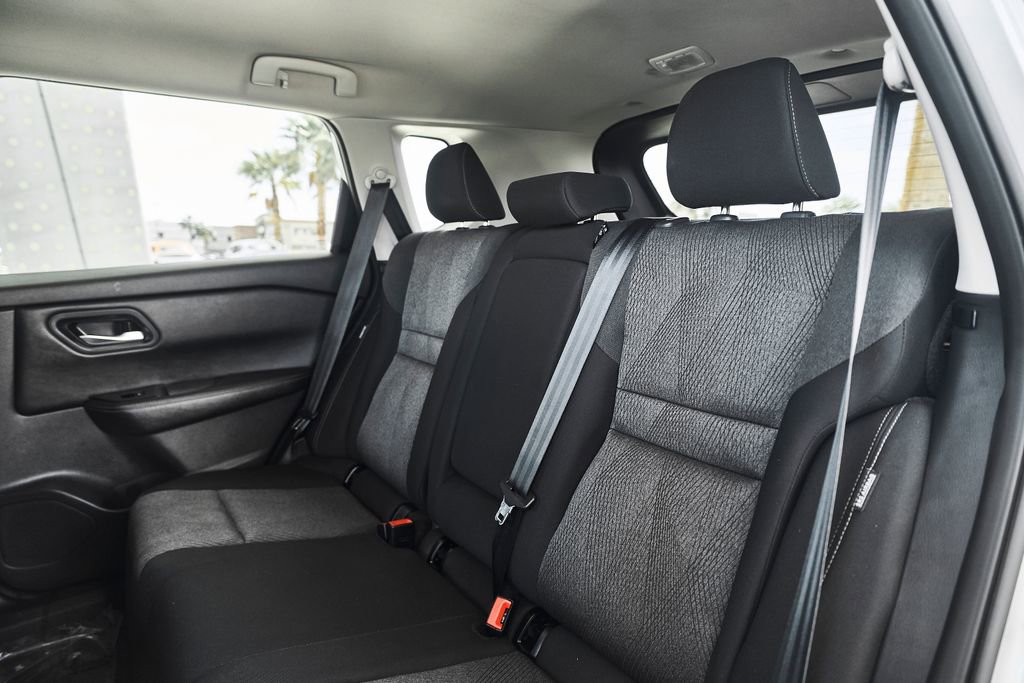 Used 2024 Nissan Rogue SV FWD image 25