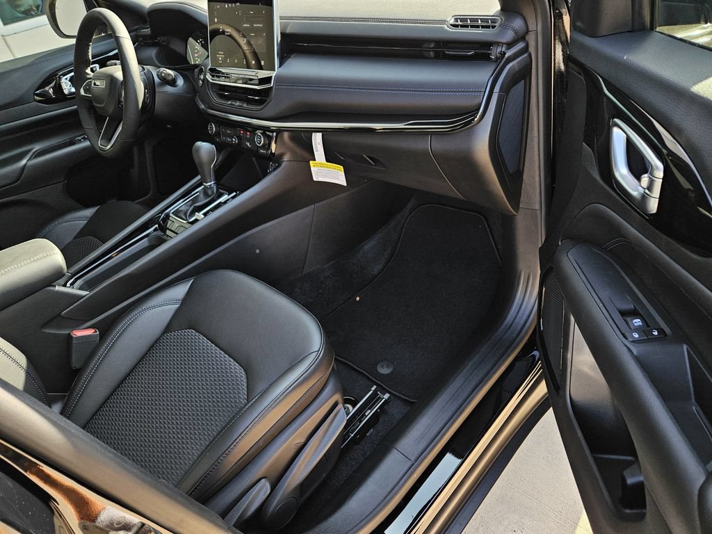 New 2026 Jeep Compass Latitude AWD/4WD image 7
