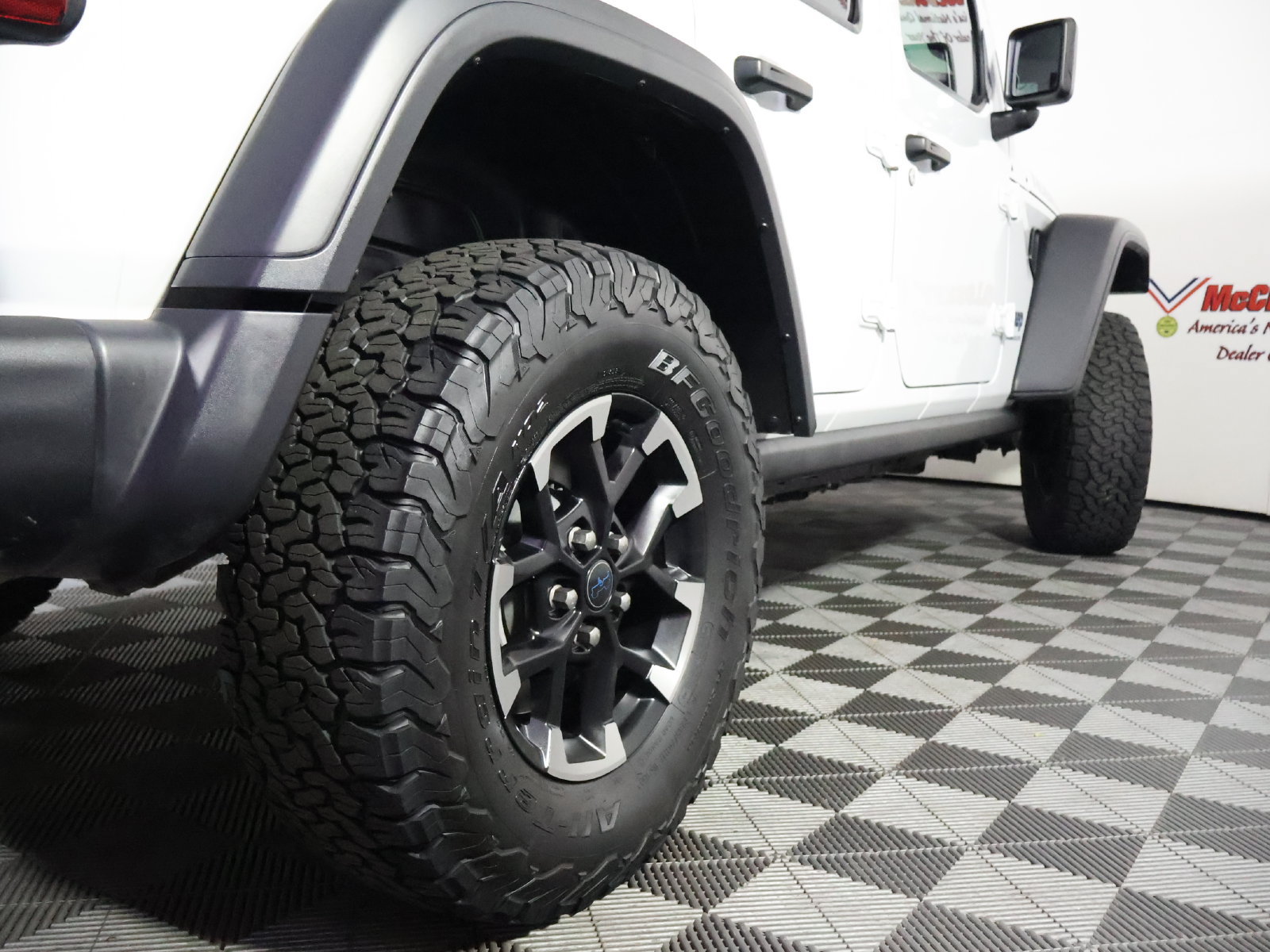 Used 2024 Jeep Wrangler Unlimited Rubicon 4xe w/ Capability Package AWD/4WD image 10