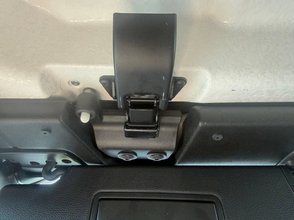 Used 2025 Jeep Wrangler Unlimited Sahara AWD/4WD image 33