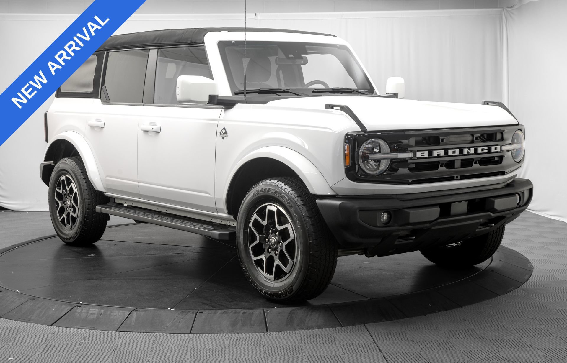 Used 2024 Ford Bronco Outer Banks AWD/4WD image 1