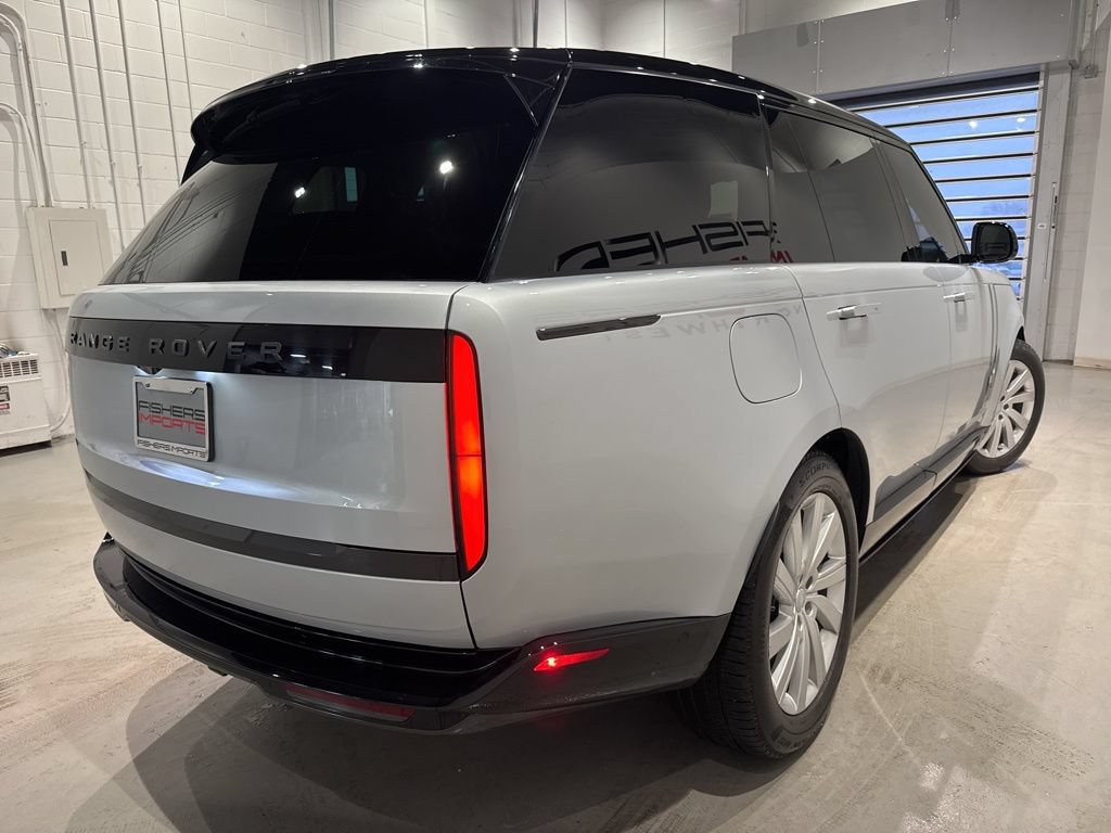 Used 2025 Land Rover Range Rover Long Wheelbase SE AWD/4WD image 4