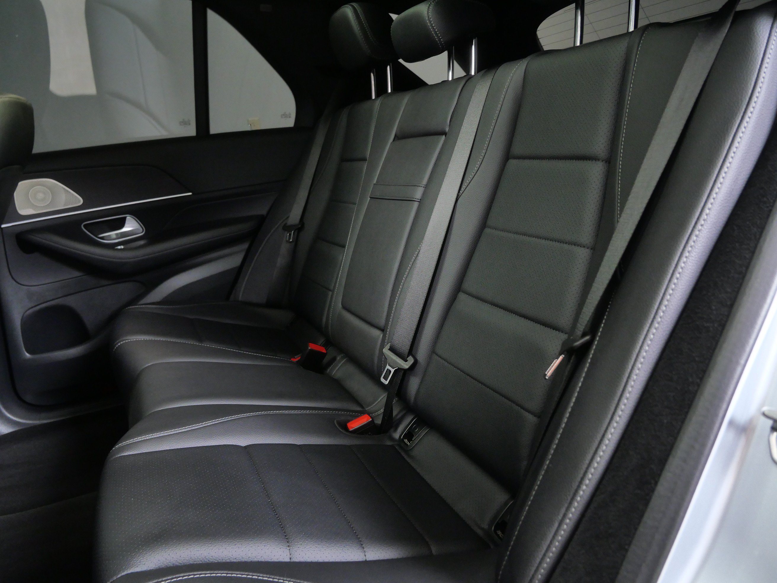 Certified 2025 Mercedes-Benz GLE 450e 4MATIC w/ AMG Line Exterior image 17