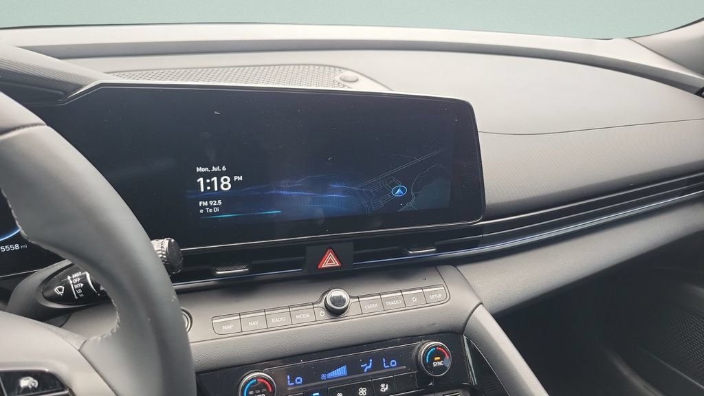 Certified 2025 Hyundai Elantra SEL FWD image 14