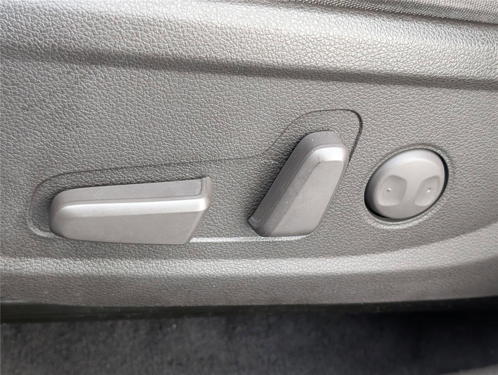 Used 2020 Hyundai Santa Fe SEL image 19