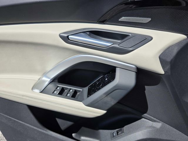 Used 2025 Audi Q5 Prestige image 13