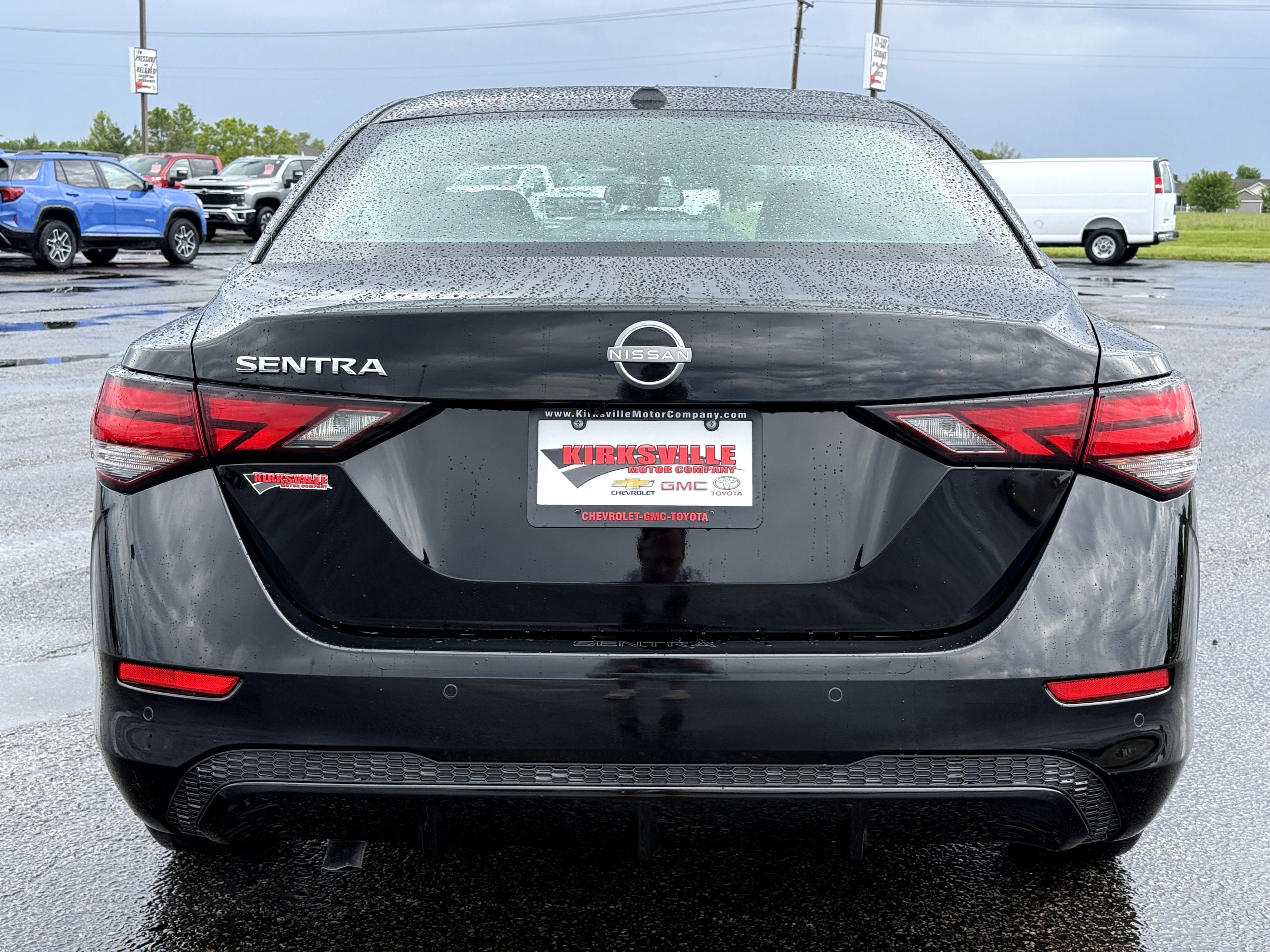 Used 2025 Nissan Sentra SV FWD image 4
