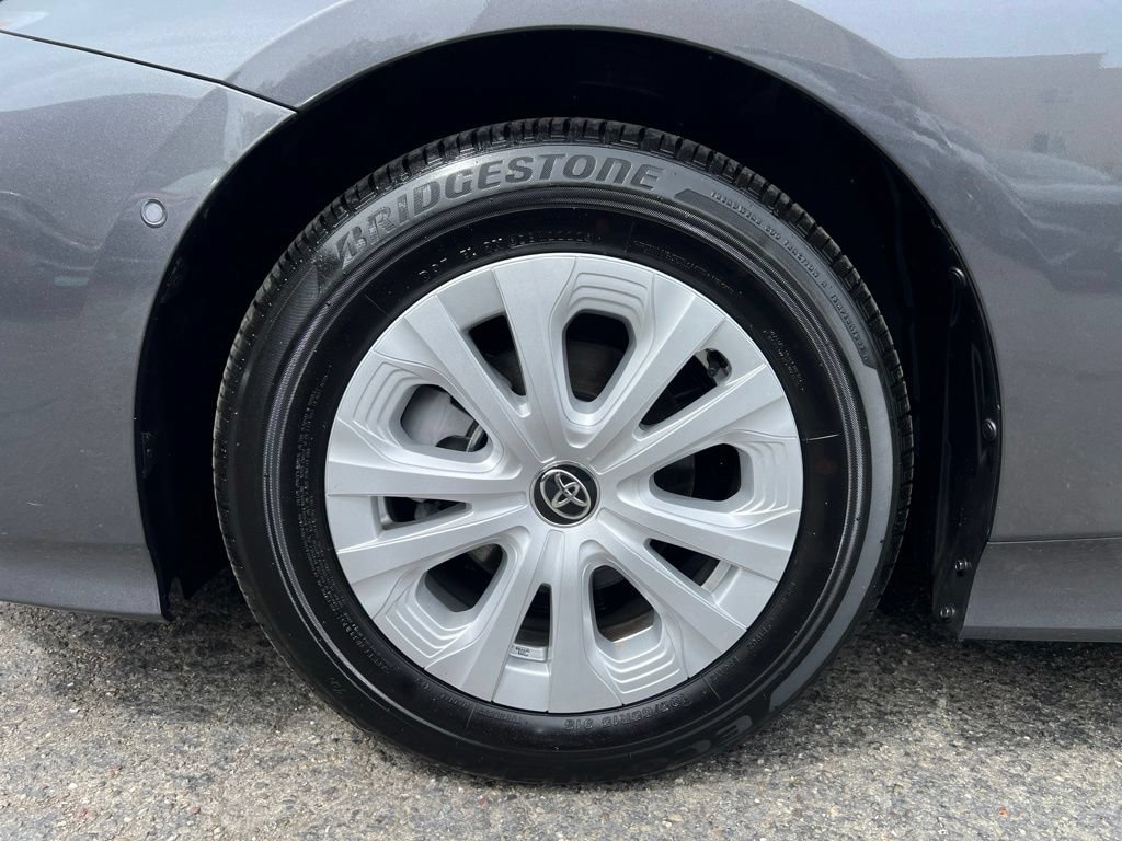 Certified 2022 Toyota Prius LE FWD image 9