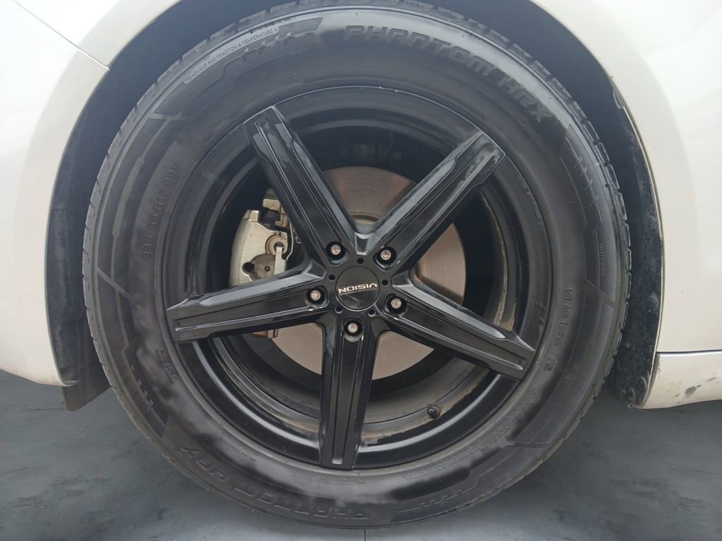 Used 2019 Ford Fusion Titanium FWD image 14