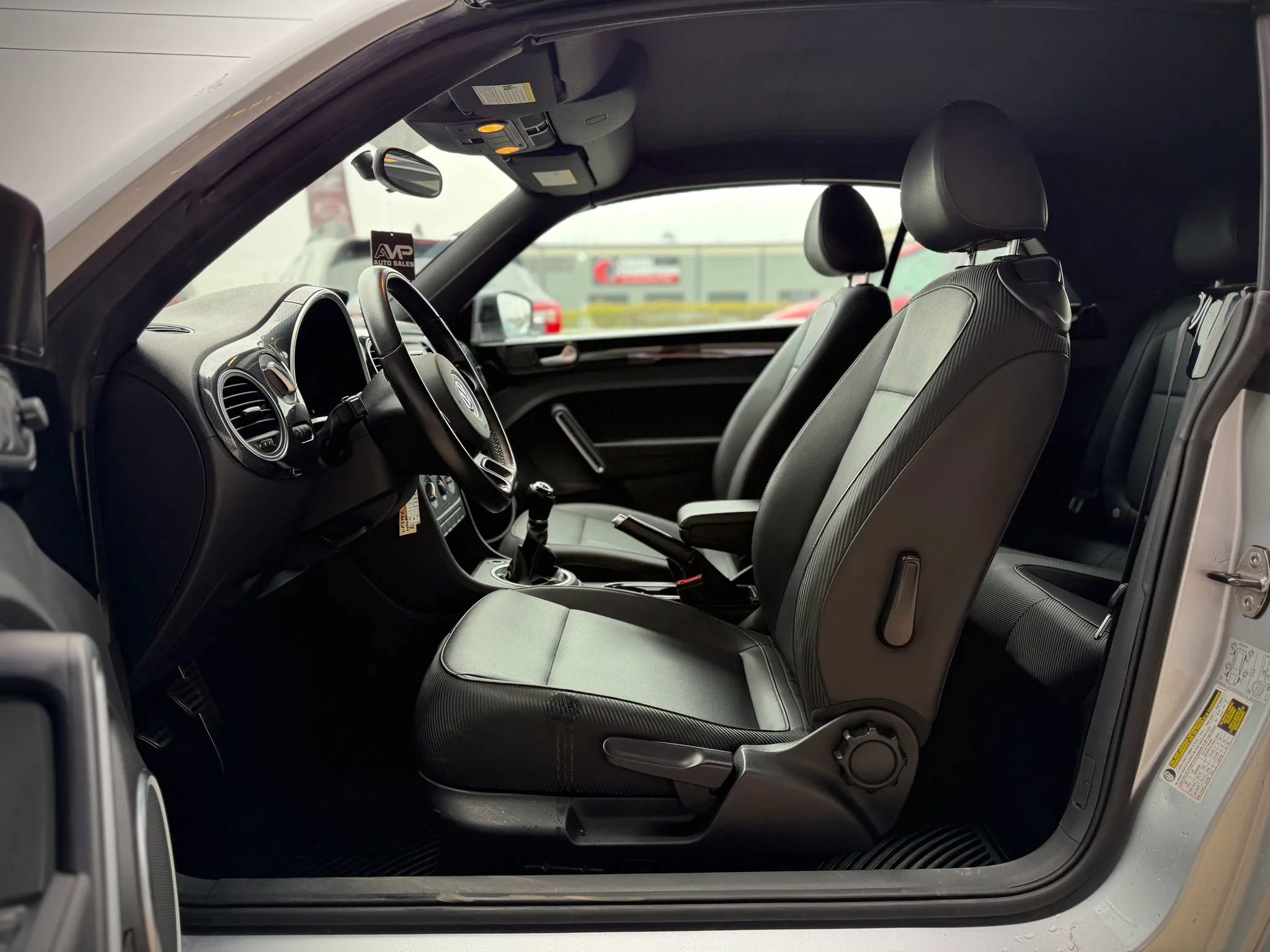 Used 2013 Volkswagen Beetle 2.0T image 7