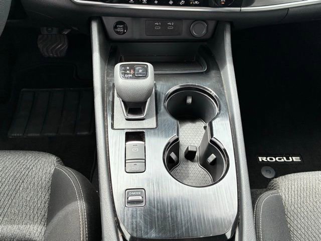 Certified 2024 Nissan Rogue SV FWD image 17
