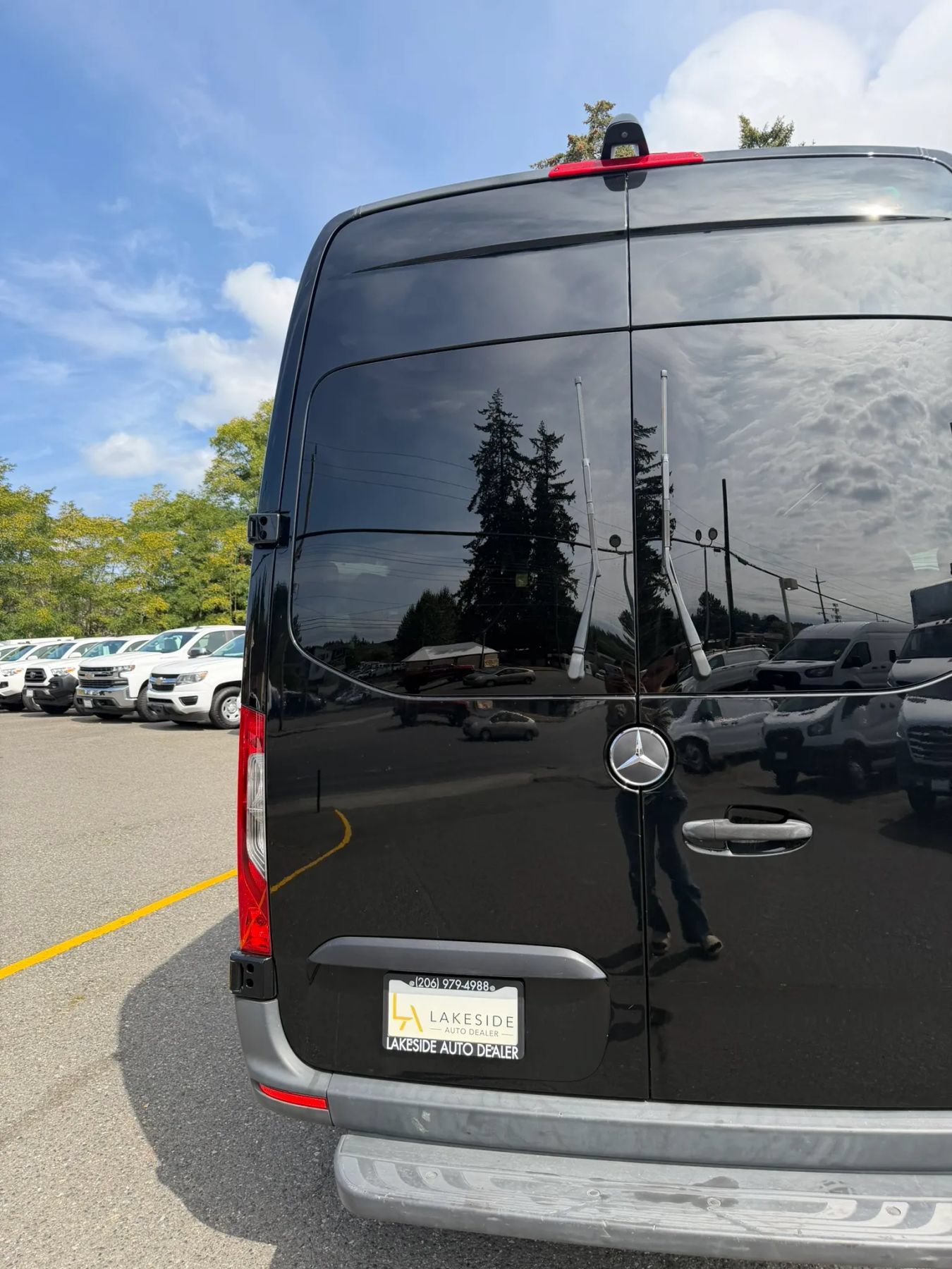 Used 2019 Mercedes-Benz Sprinter 2500 w/ Premium Package image 18