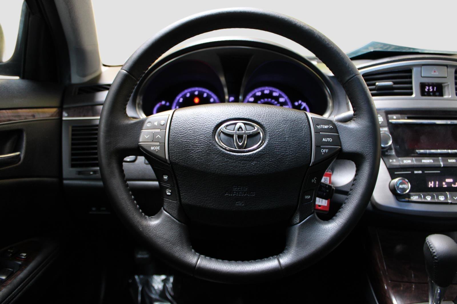 Used 2011 Toyota Avalon FWD image 23