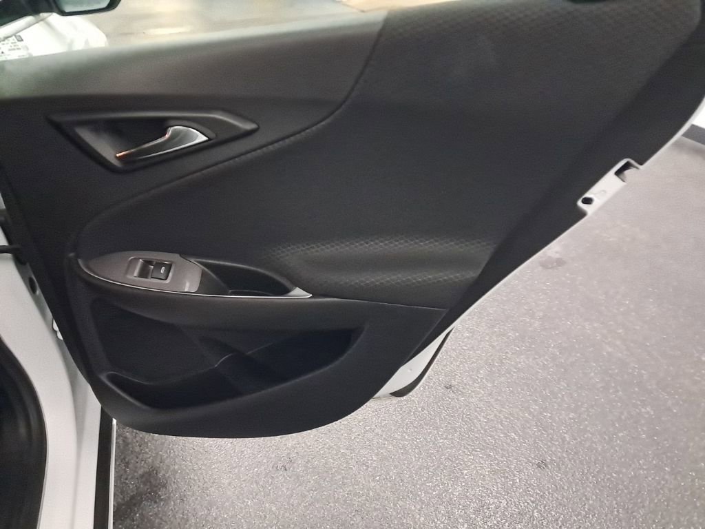 Used 2025 Chevrolet Malibu RS FWD image 26