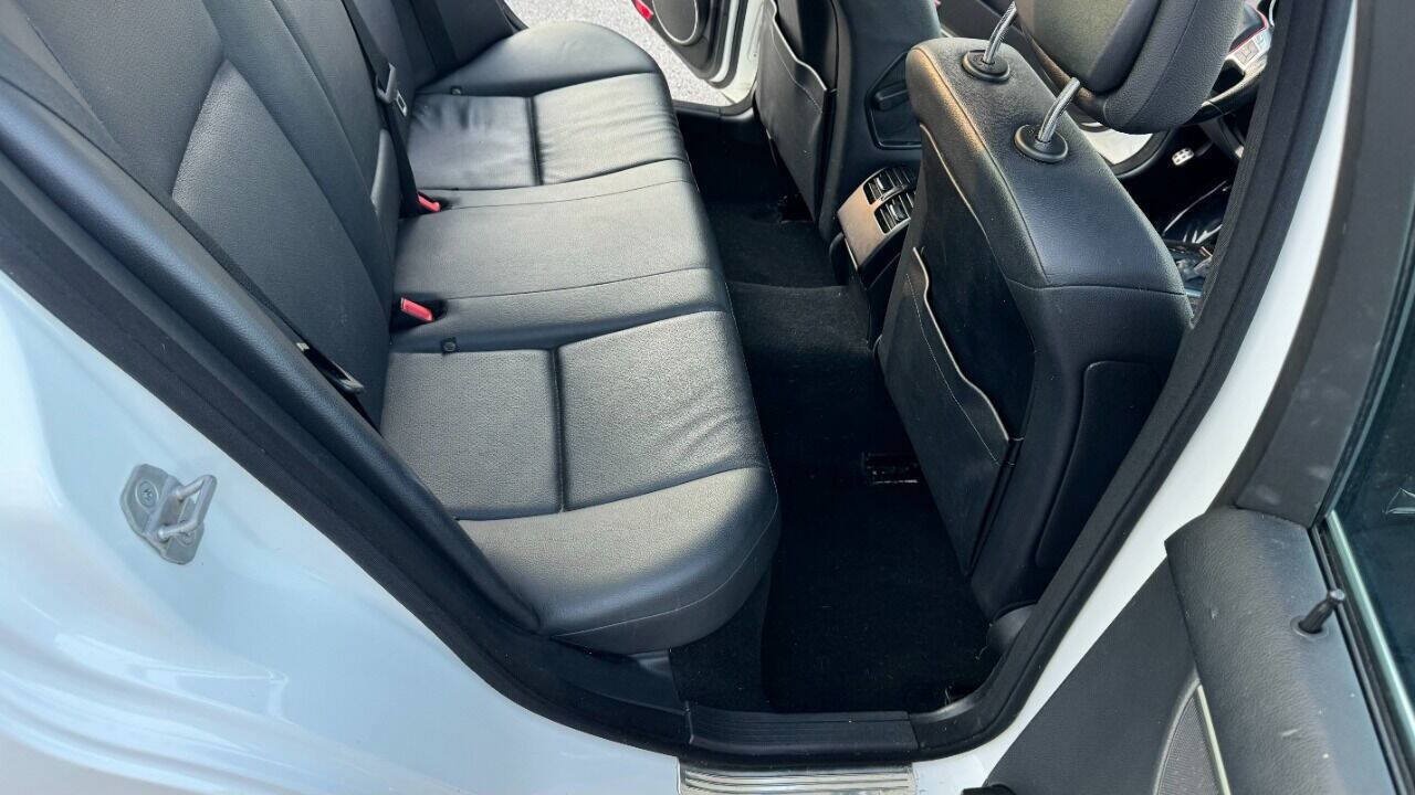 Used 2013 Mercedes-Benz C 250 Sedan image 18