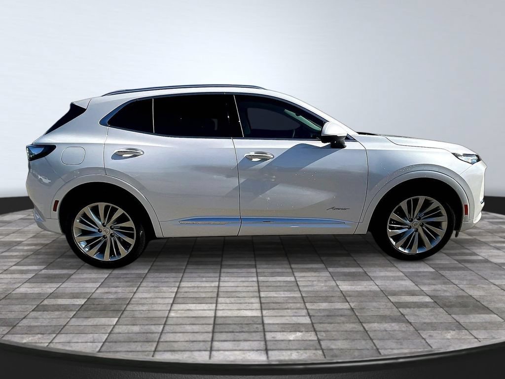 Used 2025 Buick Envision Avenir AWD/4WD image 8