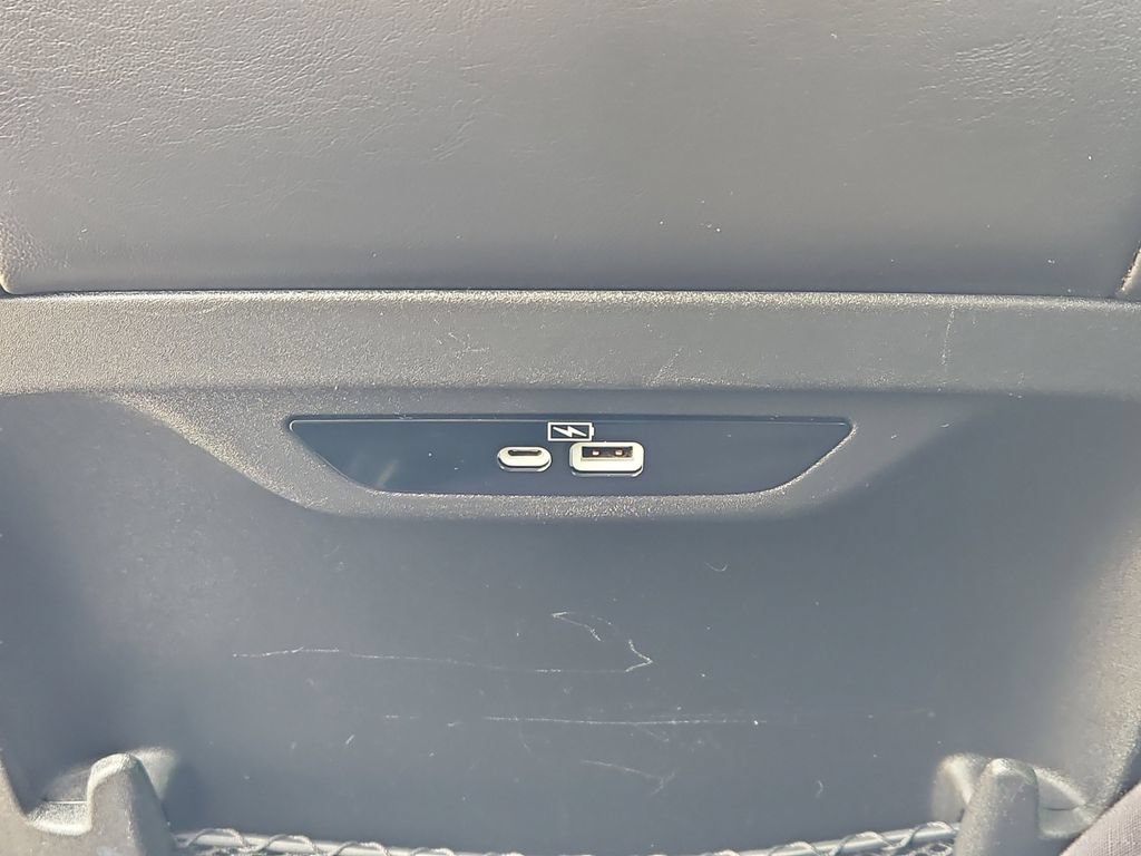 Used 2024 Chrysler Pacifica Premium FWD image 23