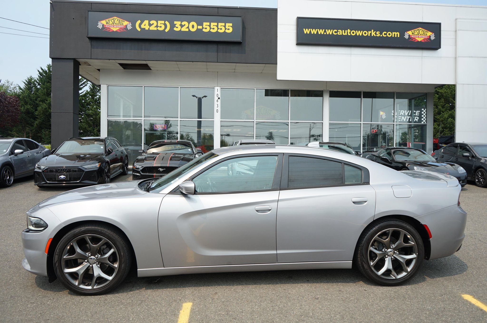 Used 2016 Dodge Charger SXT w/ Rallye Group RWD image 2