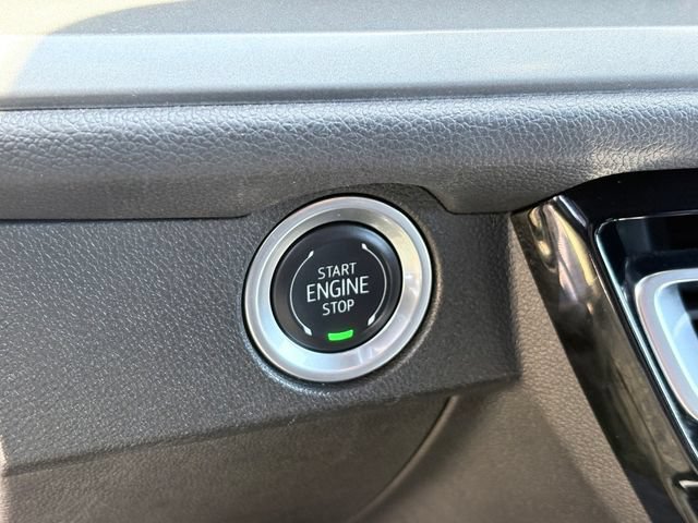 Used 2024 Chevrolet Traverse LT AWD/4WD image 19