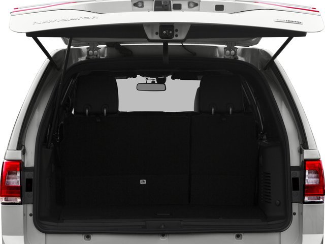 Used 2016 Lincoln Navigator Select RWD image 11